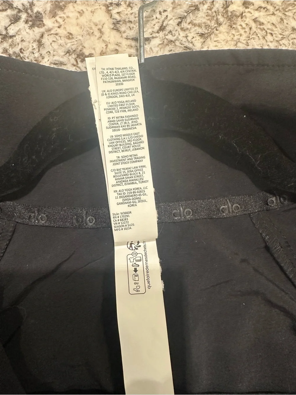 ALO Yoga Cropped 1/4 Zip Alumni Pullover Size Large Black NWOT
